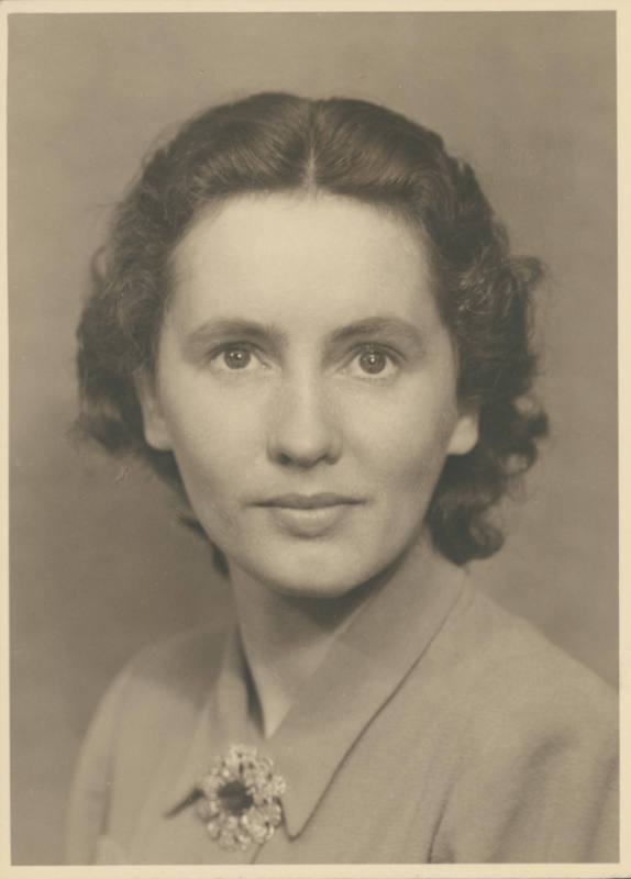 Wilhelmina Barns-Graham studio portrait. Straight on. [Arthur & Arthur limited, The Strand]