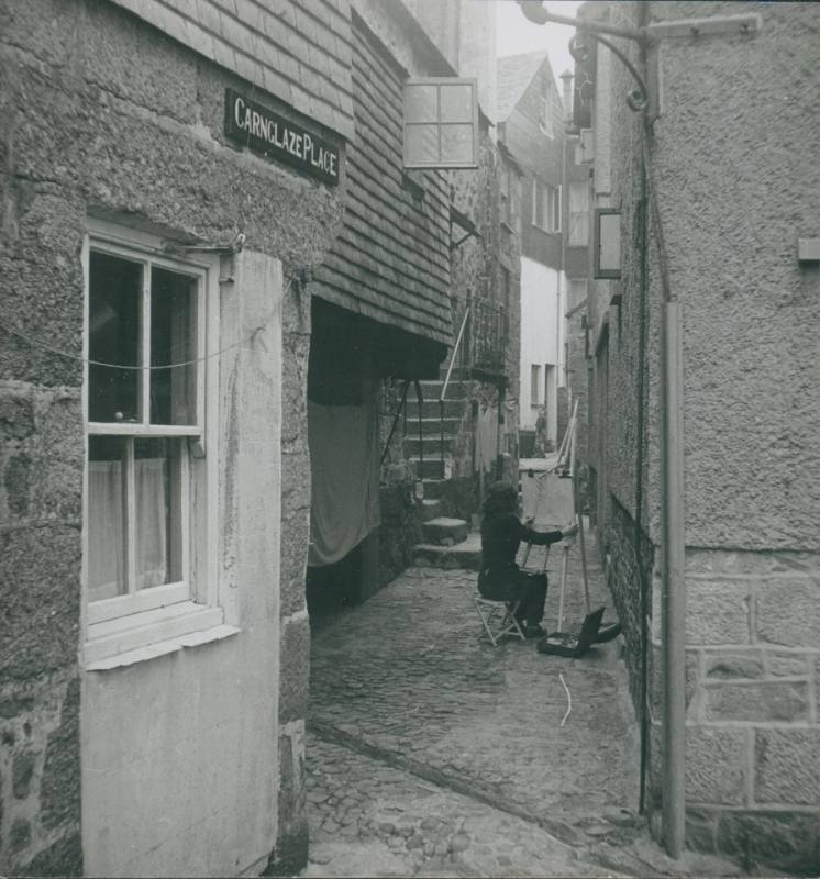 Wilhelmina Barns-Graham sketching on Carnglaze Place, St Ives. [Reuters]