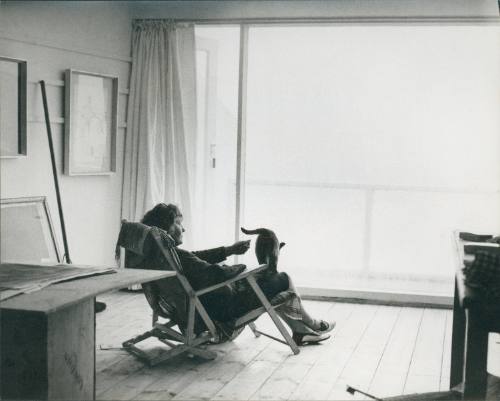 Wilhelmina Barns-Graham on deckchair with Sing [cat]